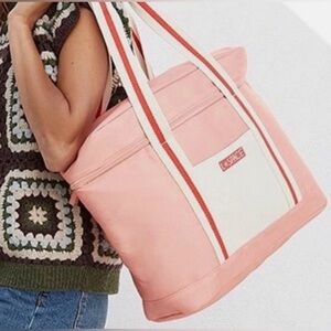 L*Space‎ Coastal Cooler Tote Bag In Coral/Cream